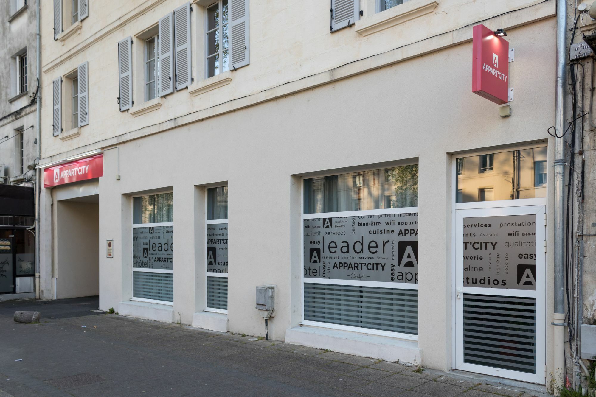 Appart'City Confort Niort Centre Aparthotel Exterior foto